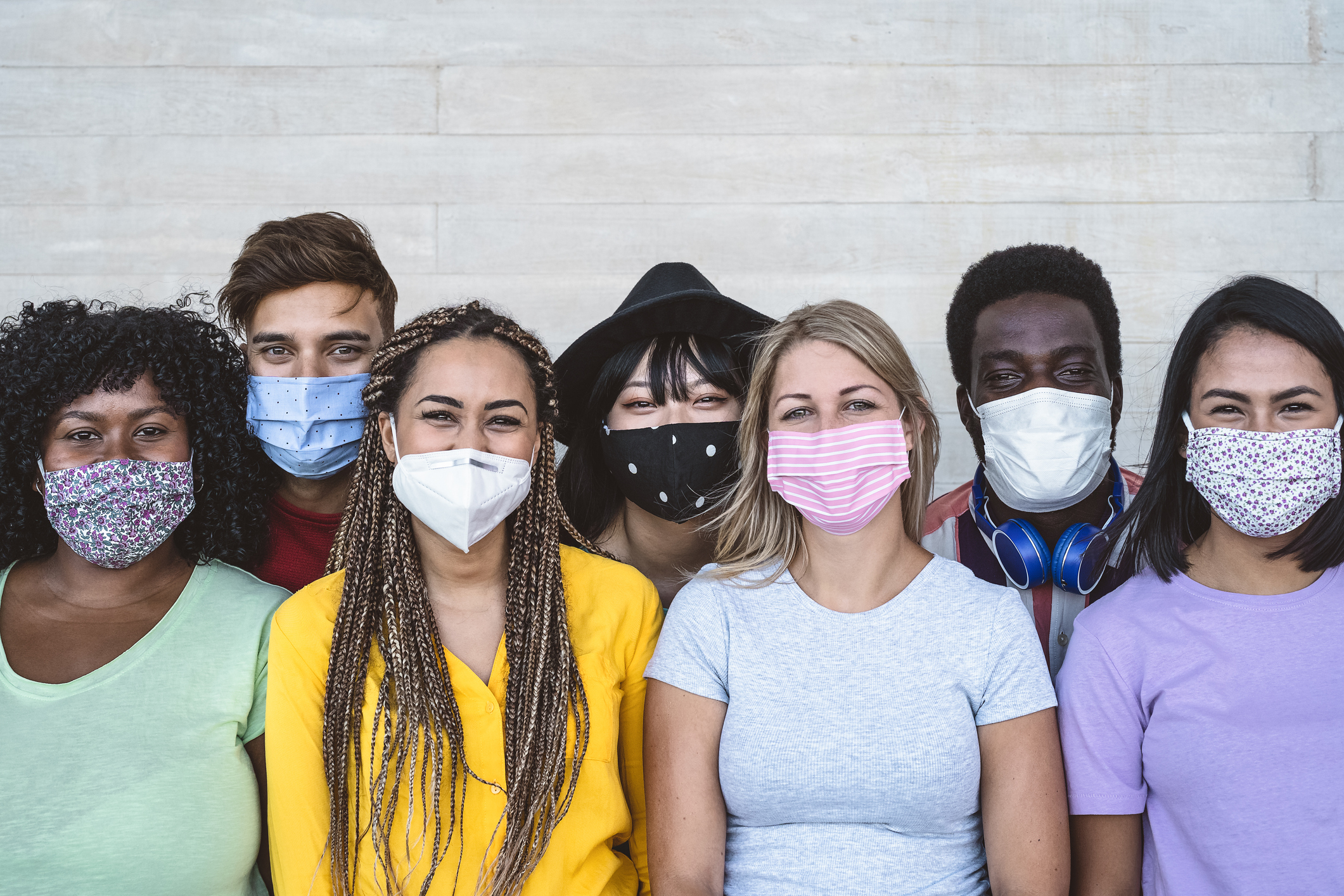 Group young people wearing face mask for preventing corona virus outbreak – Millennial friends with different age and culture portrait –  Coronavirus disease and youth multi ethnic concept