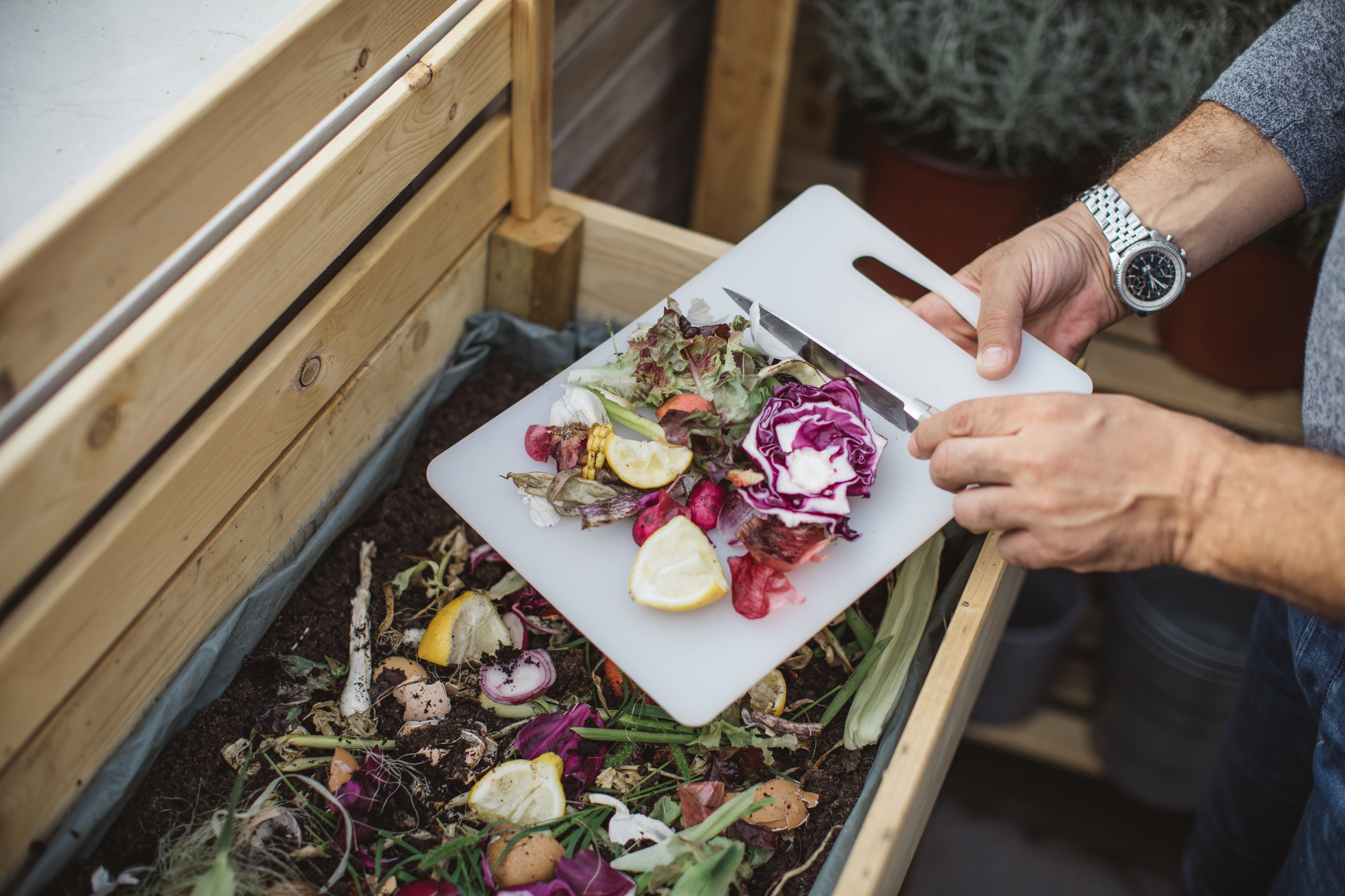 Making compost from leftovers